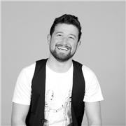 Creación de la idea audiovisual, montaje y edición de la obra, tonelaje, corrección y nivel de sonido, confección del proyecto